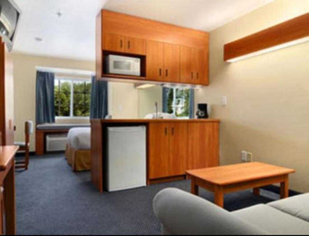 Microtel Inn & Suites Huntsville Quarto foto